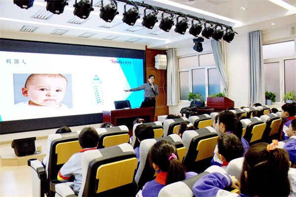 童程童美智能機器人編程講座再次走進校園！帶領小朋友深度探索智能科技！