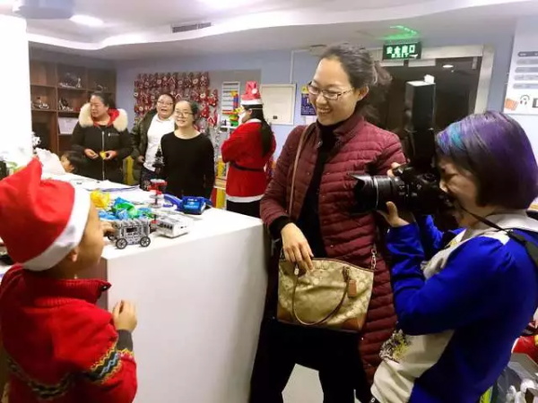 嗨皮圣誕節(jié)！童程童美圣誕主題課全國全國狂歡ing~