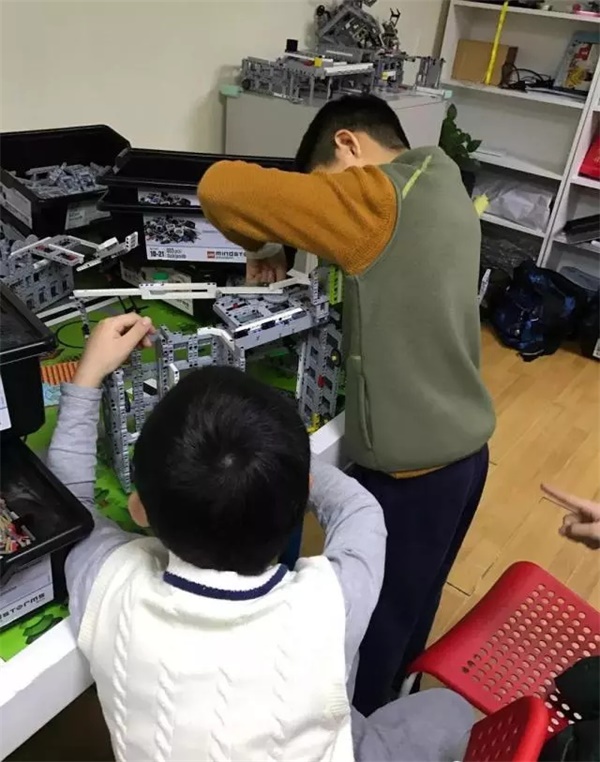 達(dá)內(nèi)童程童美202018年FLL工程挑戰(zhàn)賽集訓(xùn)火熱進(jìn)行中！