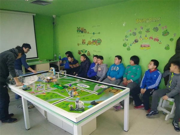 達(dá)內(nèi)童程童美202018年FLL工程挑戰(zhàn)賽集訓(xùn)火熱進(jìn)行中！