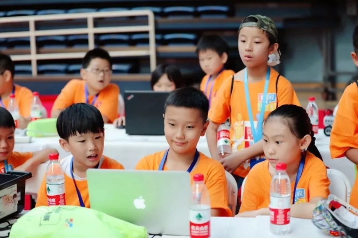 【W(wǎng)RO達(dá)內(nèi)賽】全國(guó)機(jī)器人小達(dá)人齊聚清華，規(guī)模創(chuàng)童程童美歷史之最！