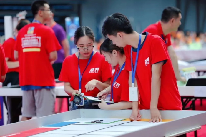 【W(wǎng)RO達(dá)內(nèi)賽】全國(guó)機(jī)器人小達(dá)人齊聚清華，規(guī)模創(chuàng)童程童美歷史之最！