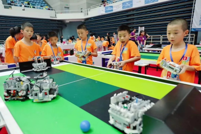 【W(wǎng)RO達(dá)內(nèi)賽】全國(guó)機(jī)器人小達(dá)人齊聚清華，規(guī)模創(chuàng)童程童美歷史之最！