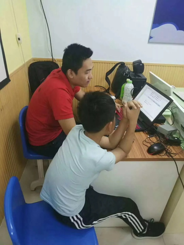 帶著責(zé)任，走好教育的路——最暖人氣教師杜時(shí)男專訪