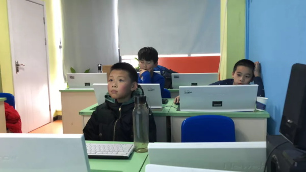 帶著責(zé)任，走好教育的路——最暖人氣教師杜時(shí)男專訪