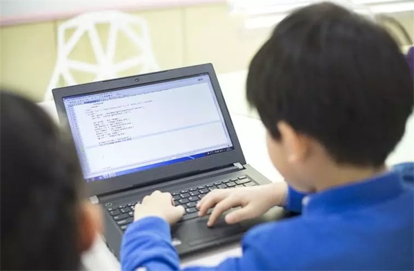 【家長(zhǎng)心聲】讓孩子在編程的世界里收獲自信和快樂(lè)！