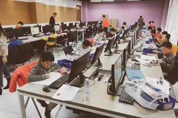 【通知】2018全國青少年機器人技術(shù)等級考試圓滿落幕 成績即將揭曉