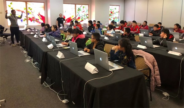 在世界頂級(jí)名校斯坦福大學(xué)學(xué)編程，讓孩子走在國(guó)際教育的前沿