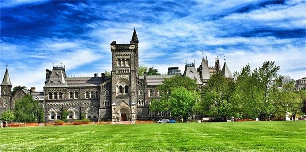 2019暑假加拿大多倫多大學(xué)編程研學(xué)營，在世界名校學(xué)習(xí)專屬前沿編程課程！ 