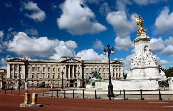 2019暑假英國帝國理工大學(xué)編程研學(xué)營，在世界名校學(xué)習(xí)專屬前沿編程課程！