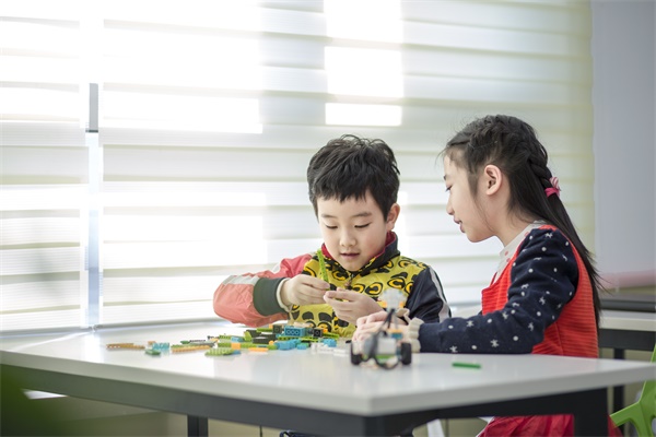 怎么學(xué)習(xí)機(jī)器人編程，可以參加哪些比賽？