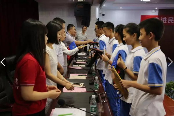 童程童美深入重慶貧困縣，捐贈(zèng)百萬(wàn)助力編程教育發(fā)展！