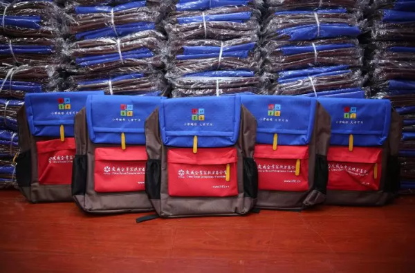 童程童美深入重慶貧困縣，捐贈(zèng)百萬(wàn)助力編程教育發(fā)展！