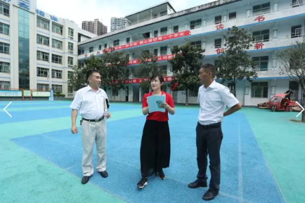 童程童美深入重慶貧困縣，捐贈(zèng)百萬(wàn)助力編程教育發(fā)展！