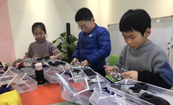 2019第二季全國(guó)青少年機(jī)器人等級(jí)考試收官，童程童美學(xué)員通過(guò)率高達(dá)85%！