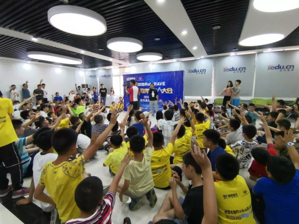 走向勝利，202顆明日之星云集童程童美RoboRAVE國際大賽暑期特訓營！