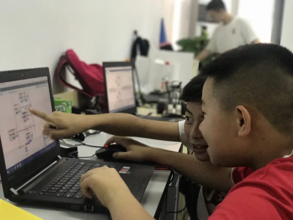 走向勝利，202顆明日之星云集童程童美RoboRAVE國際大賽暑期特訓營！