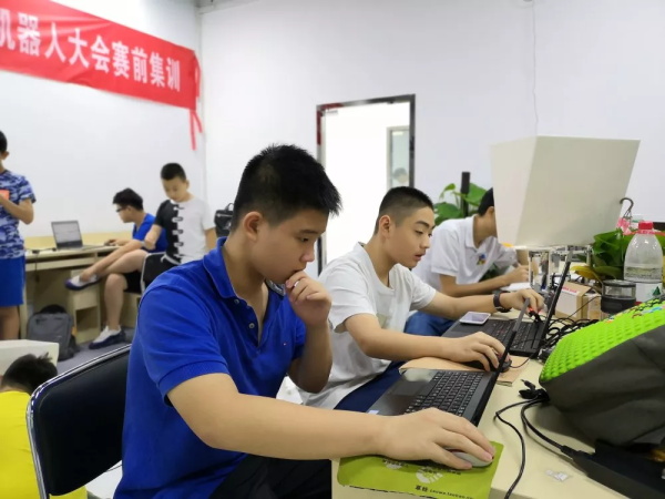 走向勝利，202顆明日之星云集童程童美RoboRAVE國際大賽暑期特訓營！