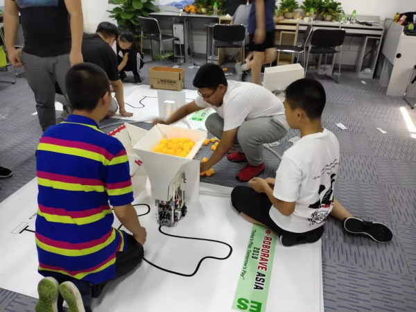 走向勝利，202顆明日之星云集童程童美RoboRAVE國際大賽暑期特訓營！