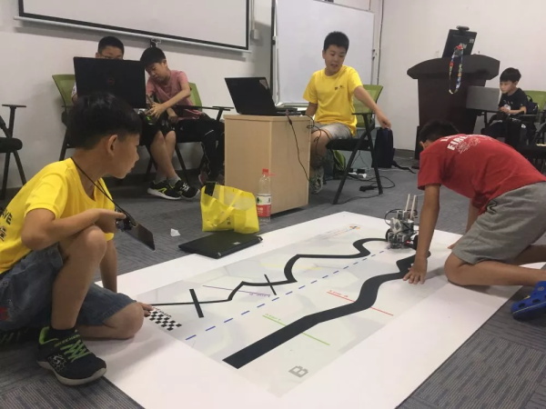 走向勝利，202顆明日之星云集童程童美RoboRAVE國際大賽暑期特訓營！