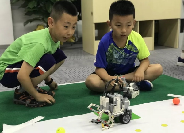 走向勝利，202顆明日之星云集童程童美RoboRAVE國際大賽暑期特訓營！
