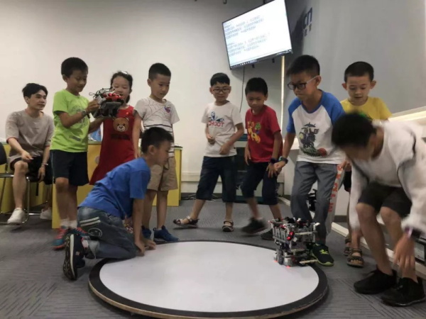 走向勝利，202顆明日之星云集童程童美RoboRAVE國際大賽暑期特訓營！