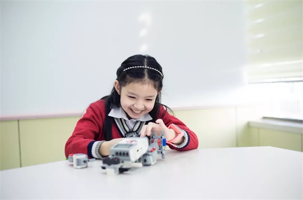 鋼鐵俠、美國(guó)隊(duì)長(zhǎng)、綠巨人...漫威超級(jí)英雄都來(lái)了，就差你了！