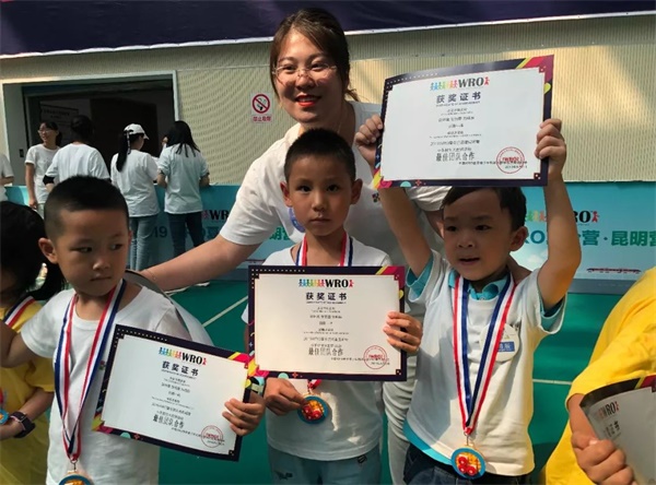 2019WRO昆明營(yíng)：千余選手同臺(tái)競(jìng)技，童程童美150多位學(xué)員榮獲大獎(jiǎng)！ 