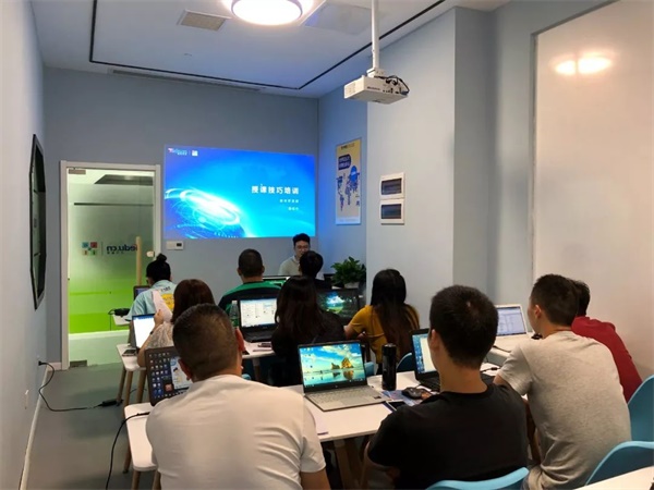 公益助學(xué) | 童程童美發(fā)揮編程教學(xué)優(yōu)勢(shì)，推動(dòng)中國(guó)教育資源均衡發(fā)展 