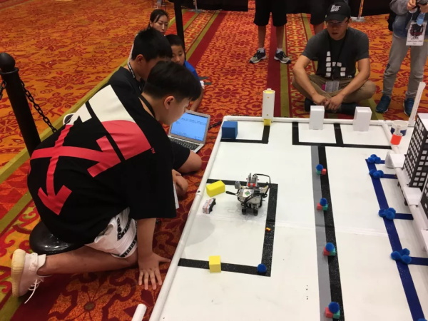 直通國(guó)際賽！Botball國(guó)際教育機(jī)器人大會(huì)-童程童美專(zhuān)場(chǎng)開(kāi)始報(bào)名啦~