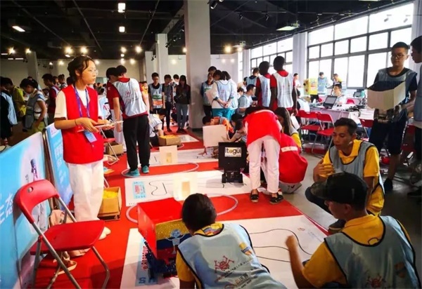 童程童美學(xué)員再登CCTV，變身央視小記者直擊RoboRAVE世界總決賽！ 