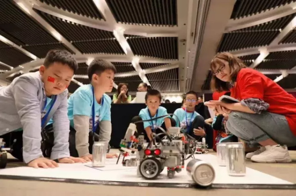 直通國際賽—Botball國際教育機器人大會中學組童程童美專場報名啟動！