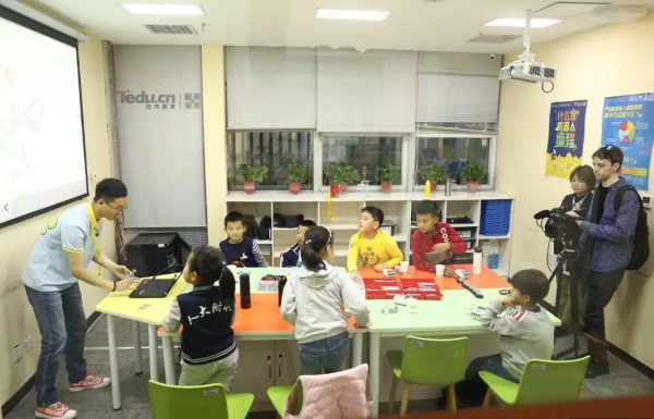 權(quán)威外媒法國(guó)新聞社走進(jìn)童程童美！