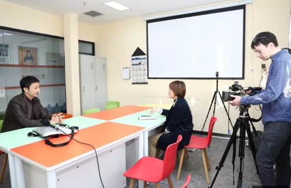 權(quán)威外媒法國(guó)新聞社走進(jìn)童程童美！