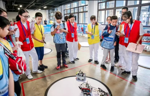 權(quán)威外媒法國(guó)新聞社走進(jìn)童程童美！