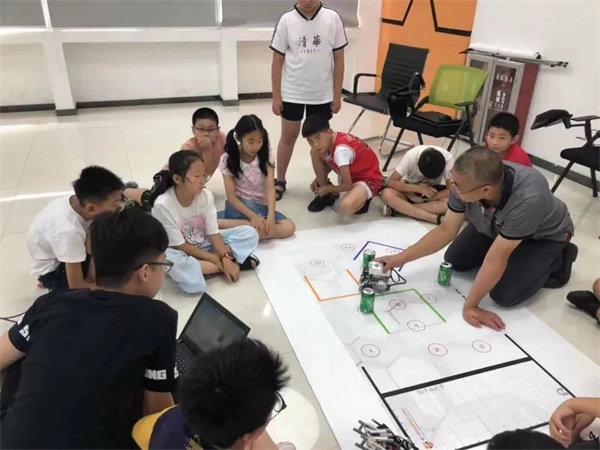 2020童程童美加拿大機(jī)器人高端技術(shù)集訓(xùn)營開啟，海外專家親臨指導(dǎo)！ 